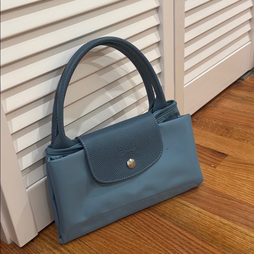 Perfect tote for school or work!!